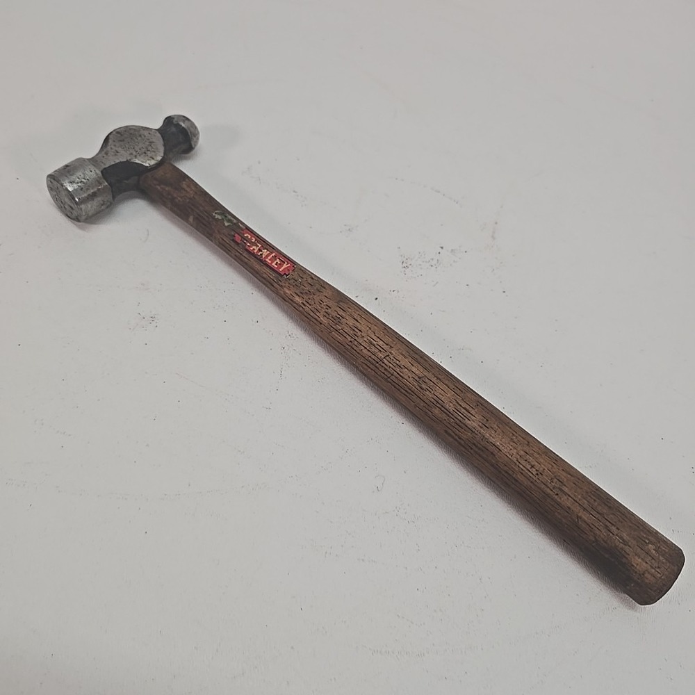 Vintage Stanley 309B 12 oz Ball Peen Hammer.‎ U.S.A.
